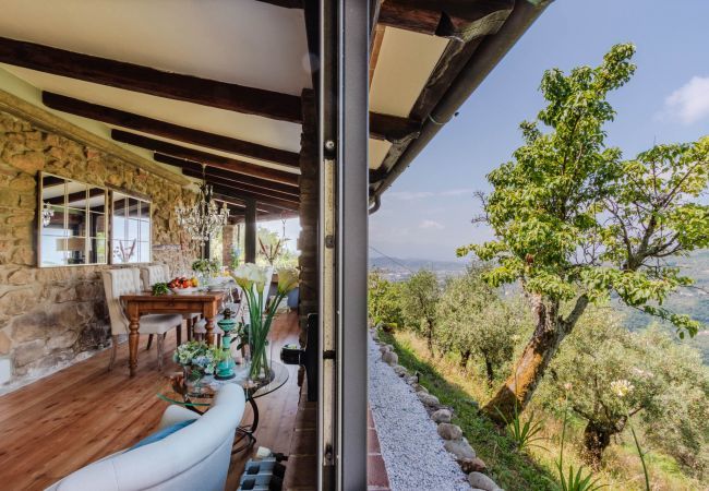 Villa à Pescia - Sospirata Farmhouse, luxury 2 bedrooms villa with Amazing Views on the Rolling Hills of Pescia