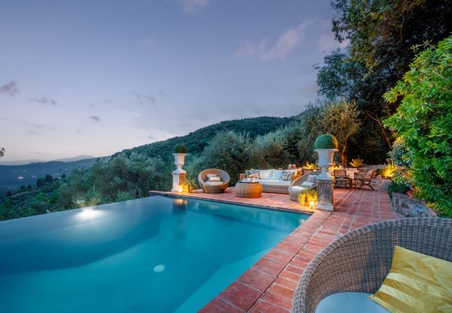 Villa à San Concordio di Moriano - Villa Lina, Luxury Farmhouse with Pool and Amazing View close to Lucca Town Centre