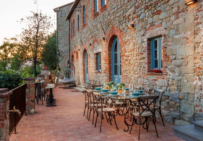 Villa à Lucques - Villa Alice, panoramic stone farmhouse to sleep 10 with pool in Lucca