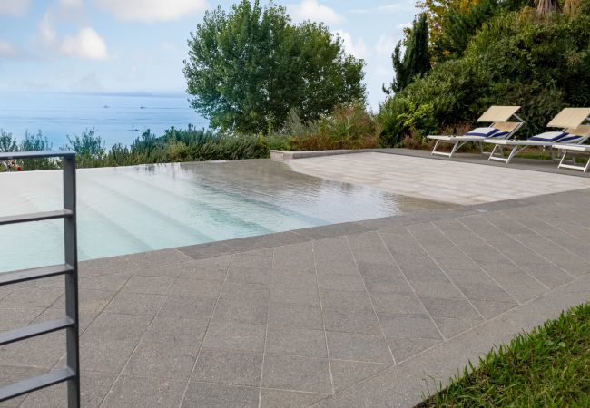 Villa à Bardolino - VILLA INFINITY Villa à Bardolino - VILLA INFINITY