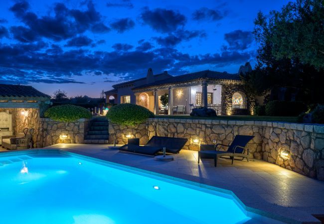 Villa à Porto Cervo - Villa Zenith | retraite de luxe avec piscine en Sardaigne