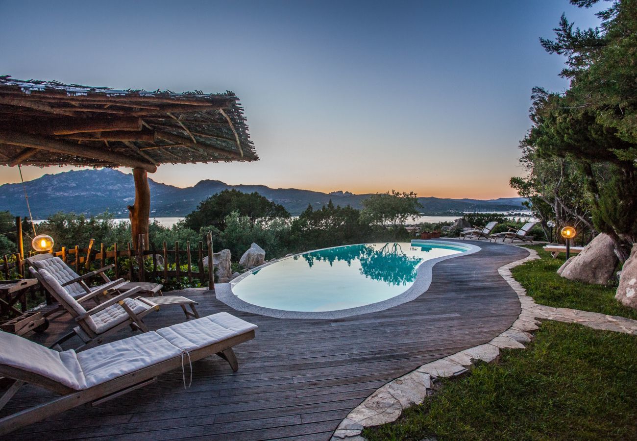 Villa à Porto Rotondo - Villa Sa Jaga - piscine à débordement face au coucher du soleil, Porto Rotondo