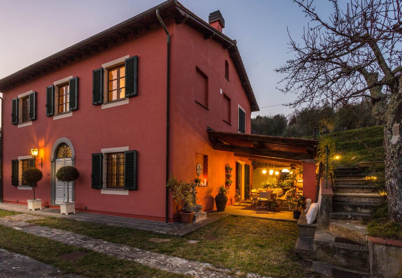 Villa à Lucques -  Ferme panoramique de 4 chambres avec piscine privée à Lucca près du centre ville