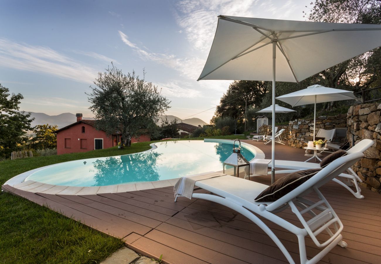 Villa à Lucques -  Ferme panoramique de 4 chambres avec piscine privée à Lucca près du centre ville