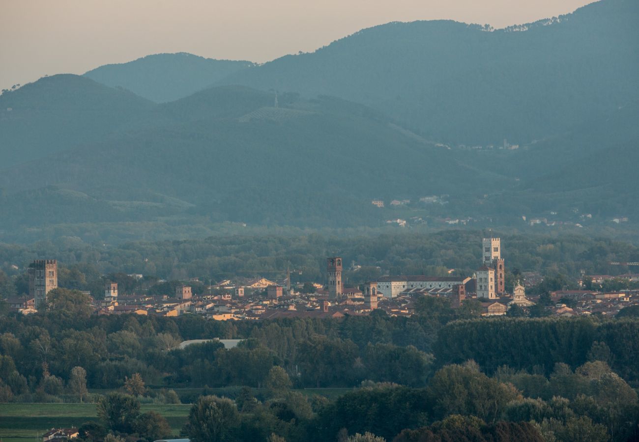 Villa à Lucques -  Ferme panoramique de 4 chambres avec piscine privée à Lucca près du centre ville