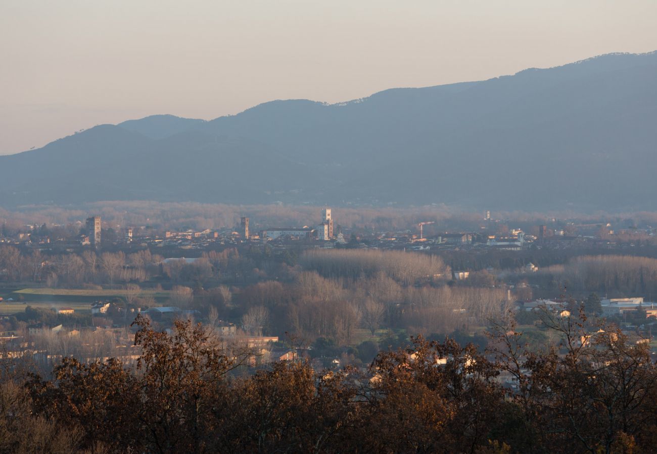 Villa à Lucques -  Ferme panoramique de 4 chambres avec piscine privée à Lucca près du centre ville