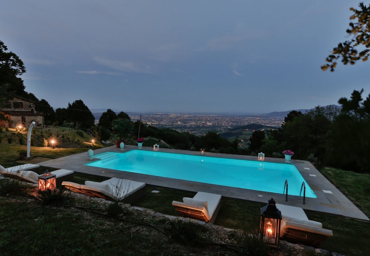 Villa à San Concordio di Moriano - Ferme panoramique isolée avec piscine privée, climatisation, Wifi dans la nature!