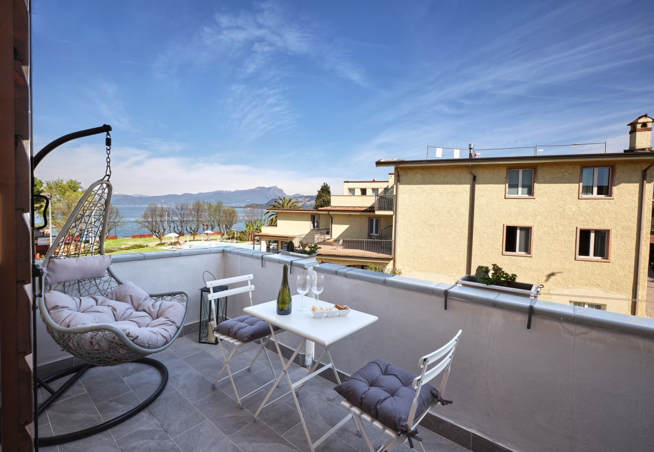 Studio à Bardolino - Regarda - studio moderne The Beach avec vue sur le lac, pres de la plage