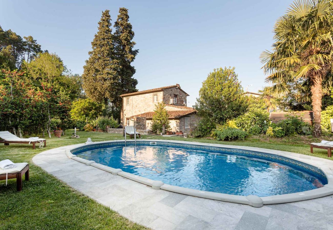 Villa à Pieve di Compito - A secret sweet idyllic retreat for 2 couples with private pool & air conditionin