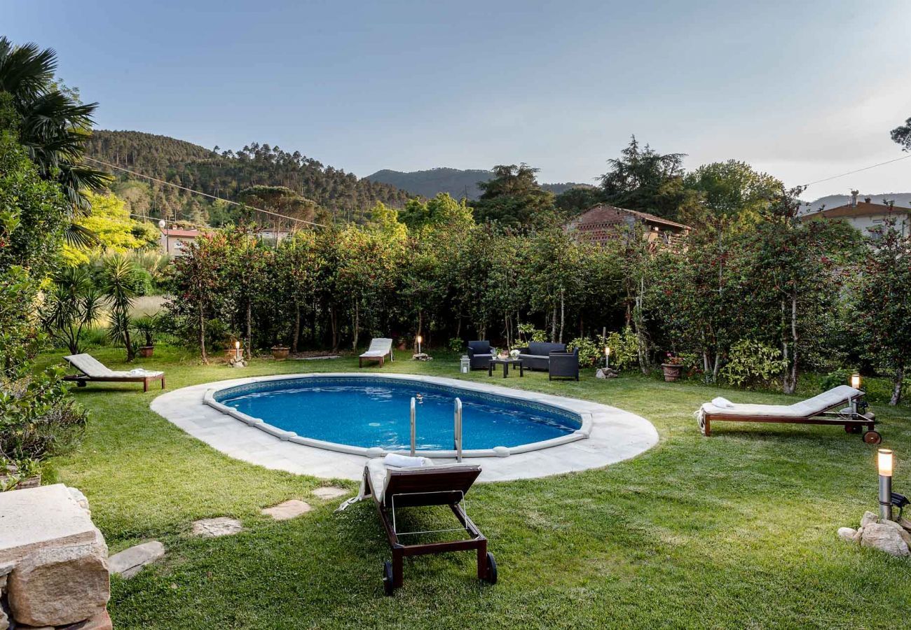 Villa à Pieve di Compito - A secret sweet idyllic retreat for 2 couples with private pool & air conditionin