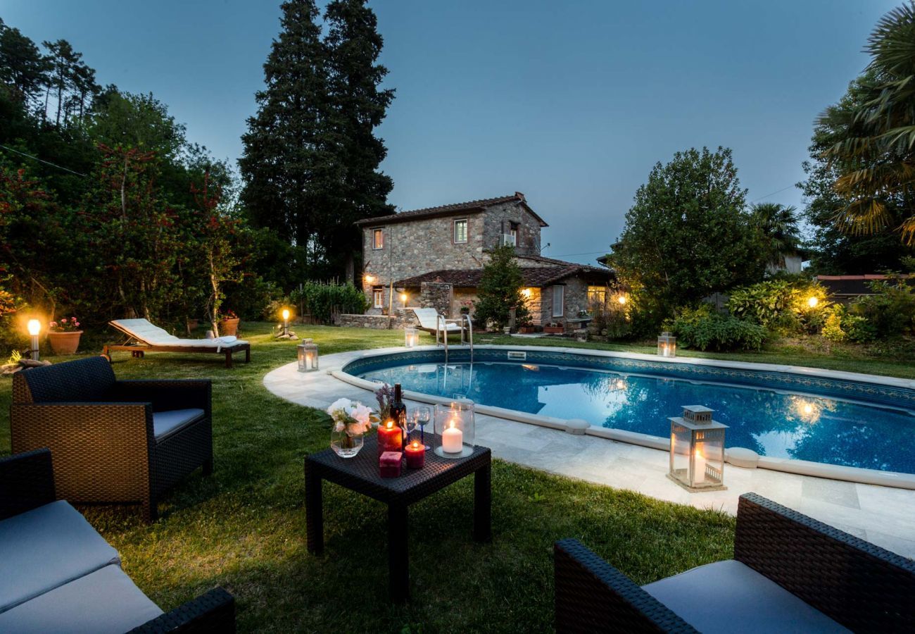 Villa à Pieve di Compito - A secret sweet idyllic retreat for 2 couples with private pool & air conditionin