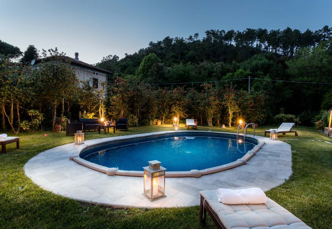 Villa à Pieve di Compito - A secret sweet idyllic retreat for 2 couples with private pool & air conditionin