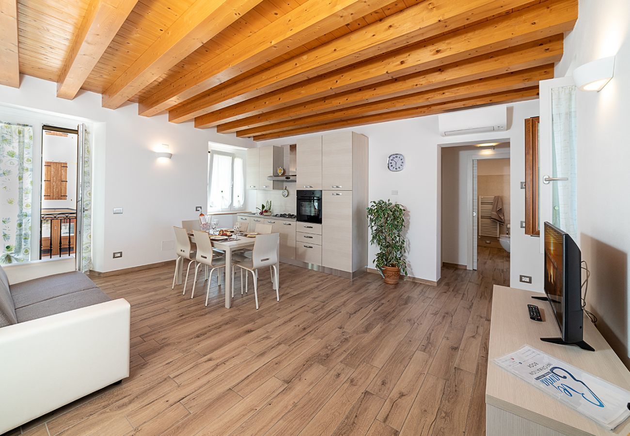 Maison à Bardolino - Regarda - Romantic apartment Casa Rossa 1 with wifi, air conditioning