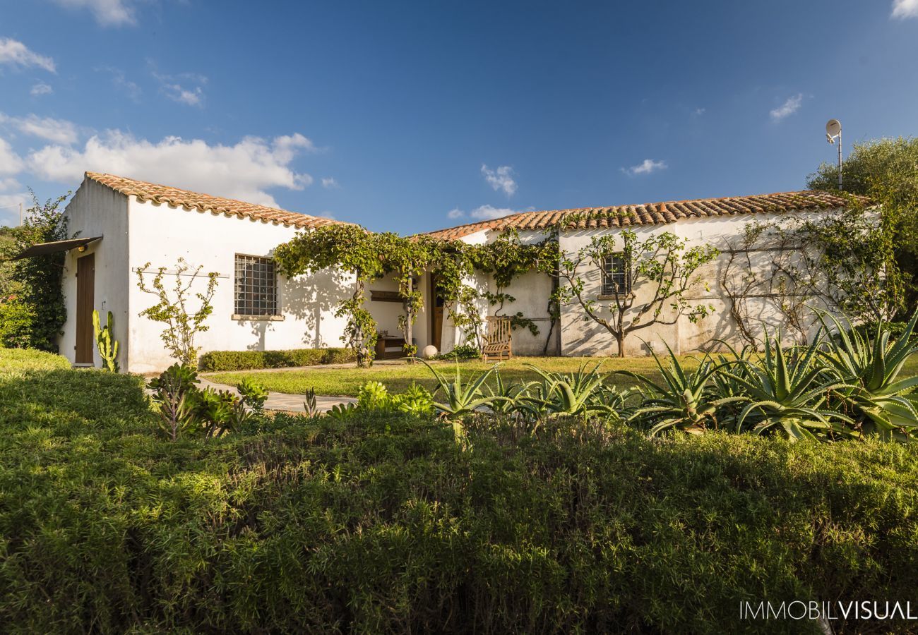 Villa à Golfo Aranci - Villa Relais - retraite de campagne exclusive avec piscine vue mer