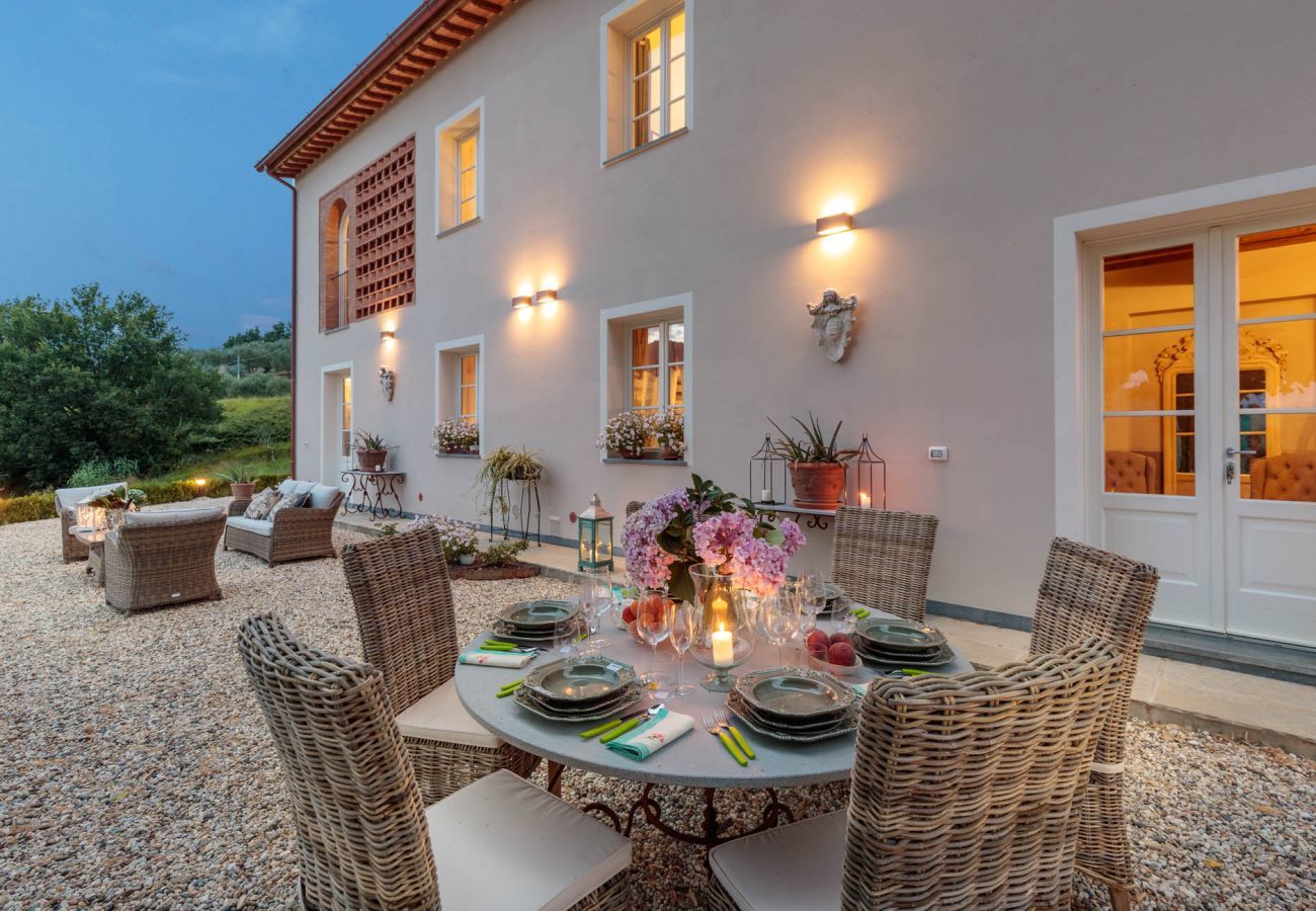 Villa à Lucques - VILLA REGINA, 4 bedrooms and a luxury style among the vineyards by Lucca Town