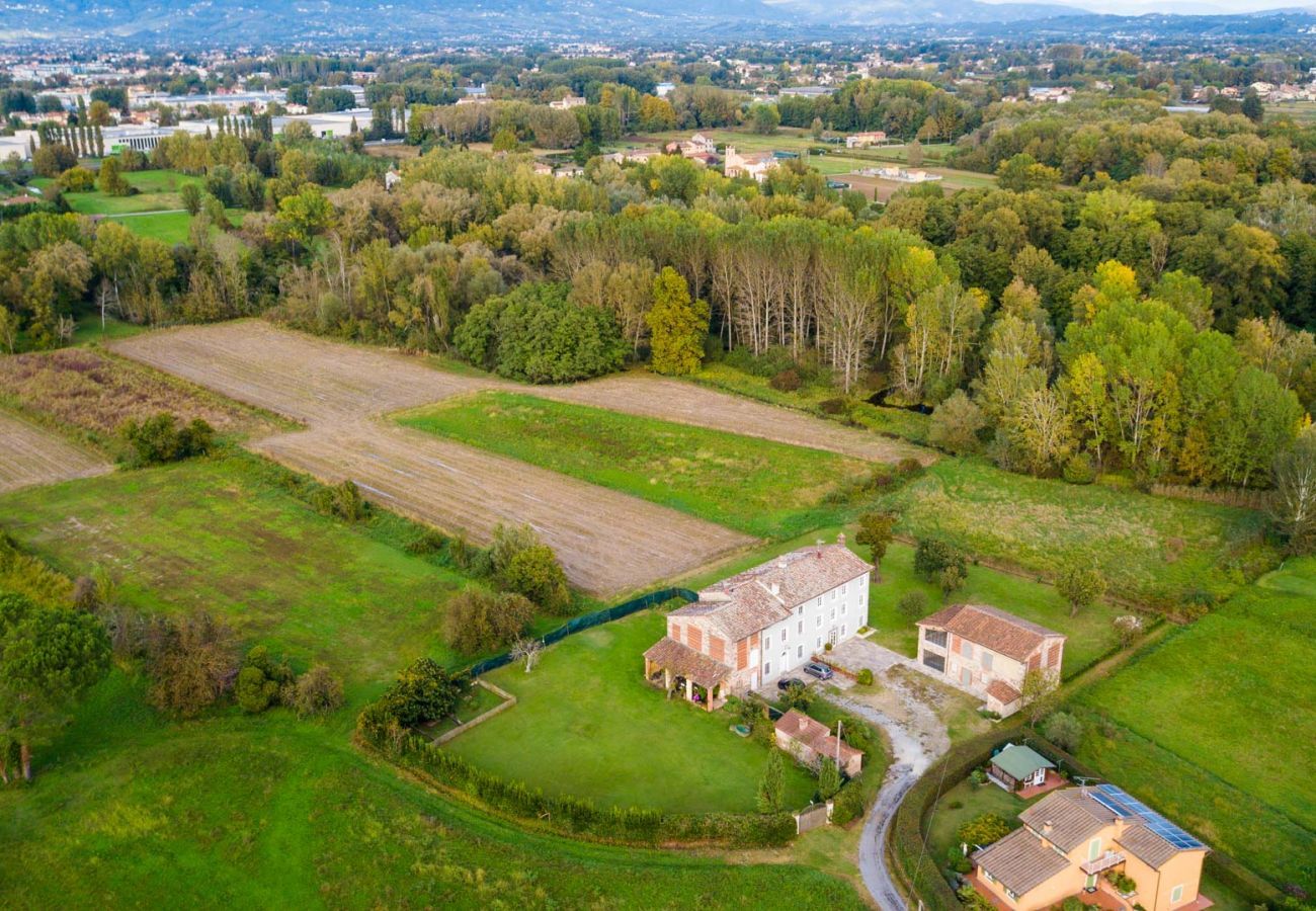 Villa à Capannori - Villa BRUNETTA, Discover your Modern but Traditional Villa in Lucca