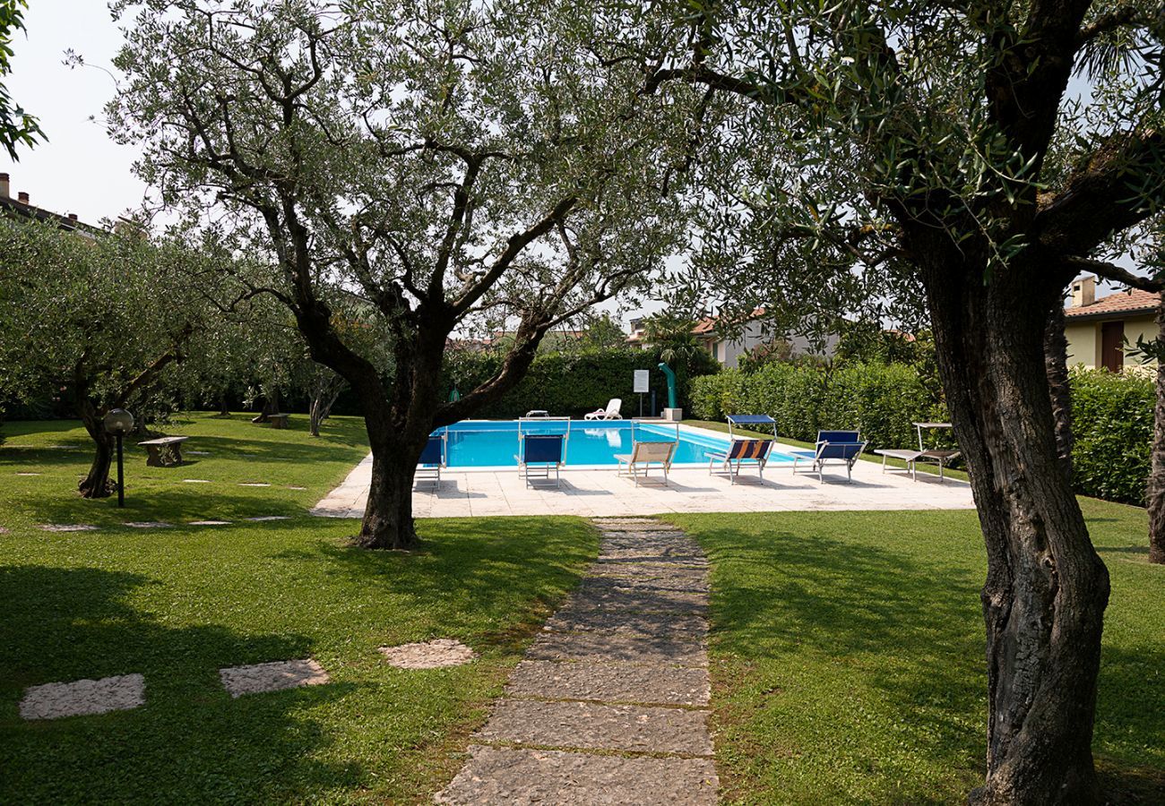 Appartement à Lazise - Regarda - apartment Ortensia in complex Olivi in Lazise with pool and garden