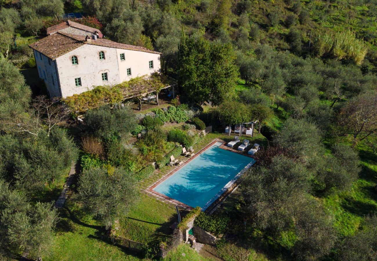 Villa à Lucques - Villa Gufo The Place to Be. Panoramic Private Pool with a Lucca View and Private Tennis Court