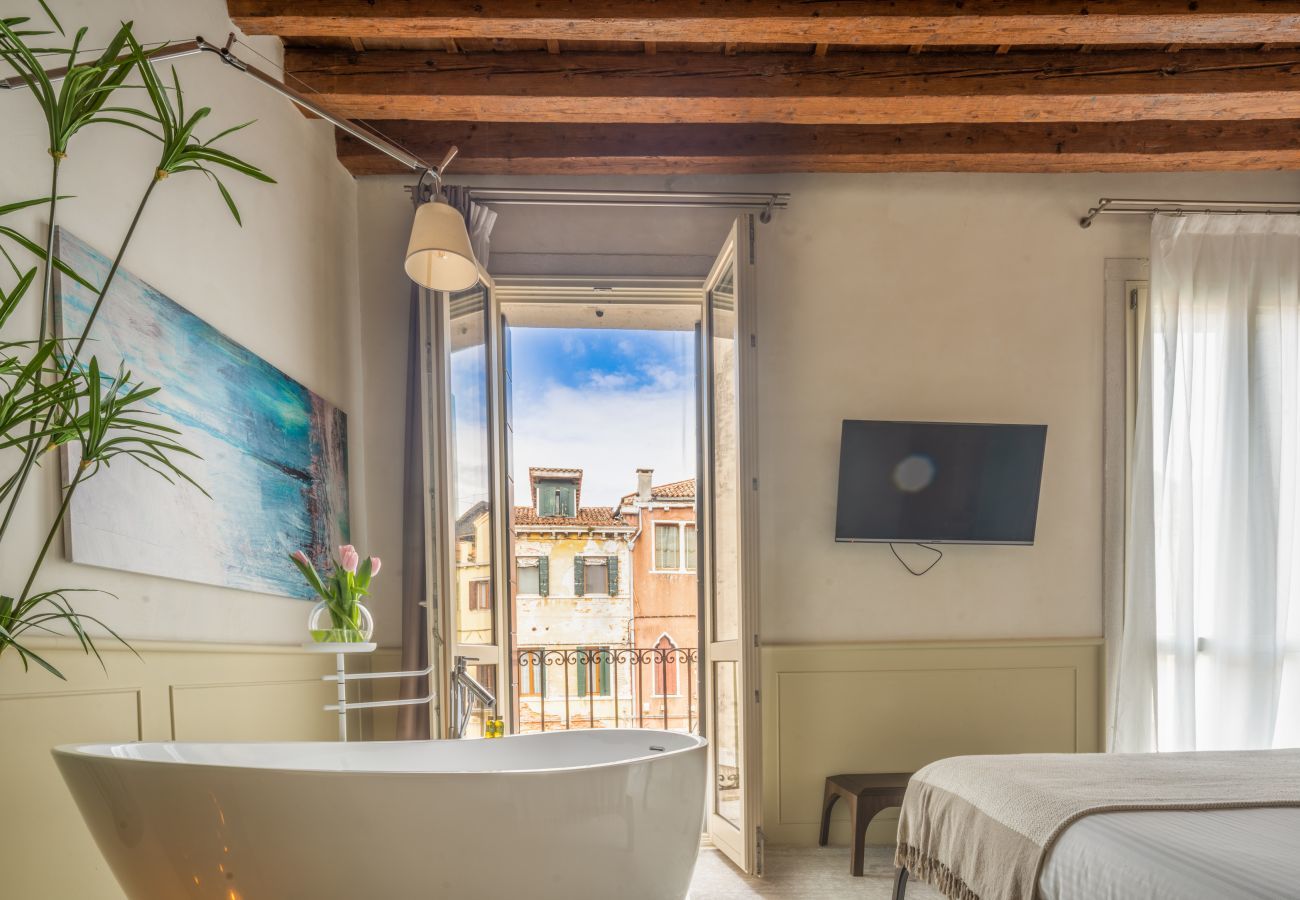 Appartement à Venise -  Lion Palace Canal View R&R
