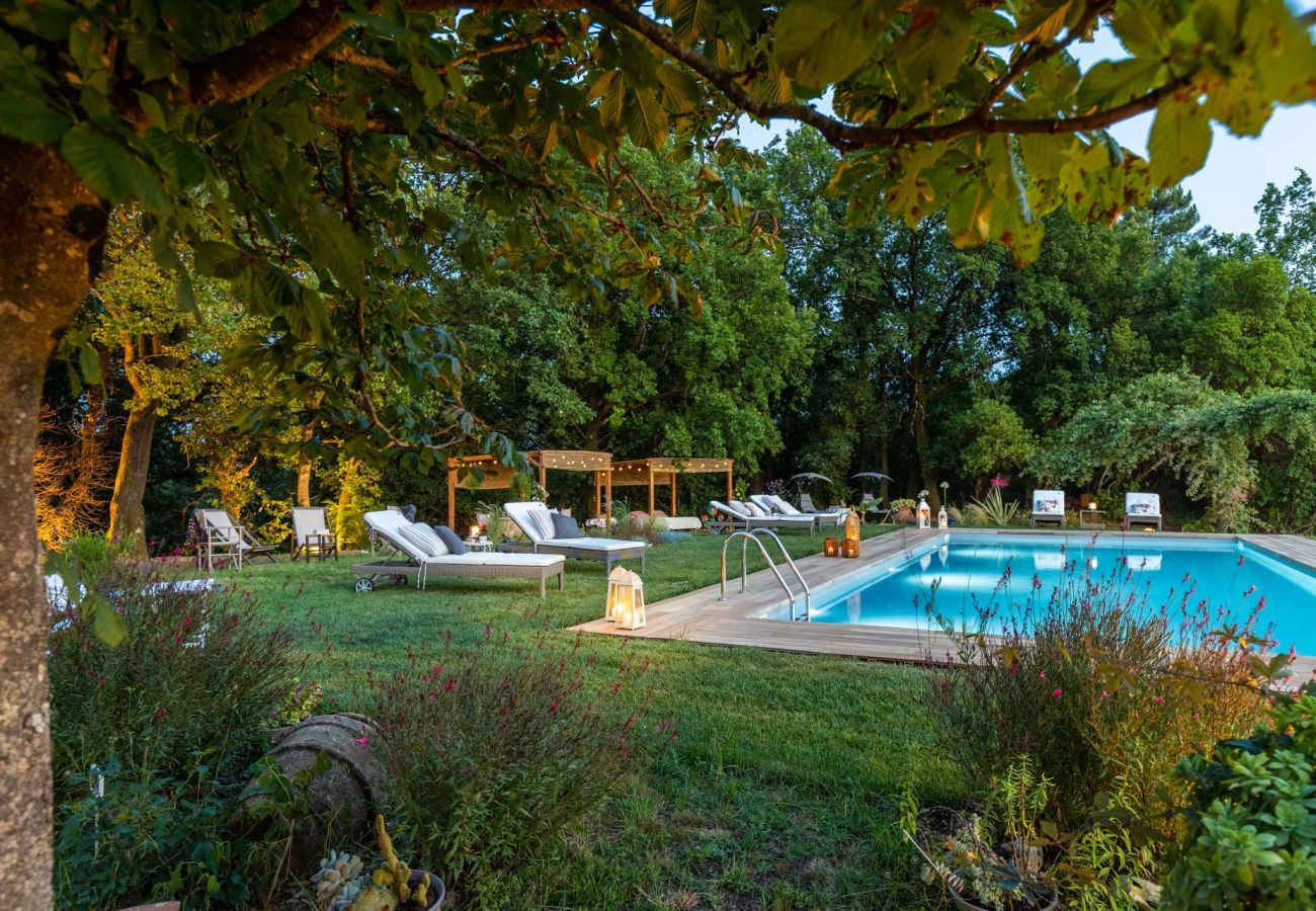 Villa à Capannori - Villa Lorena, a Family Vintage Home with Indoor Pool, Air Conditioning, Outdoor Pool, Fitness Room & Wifi