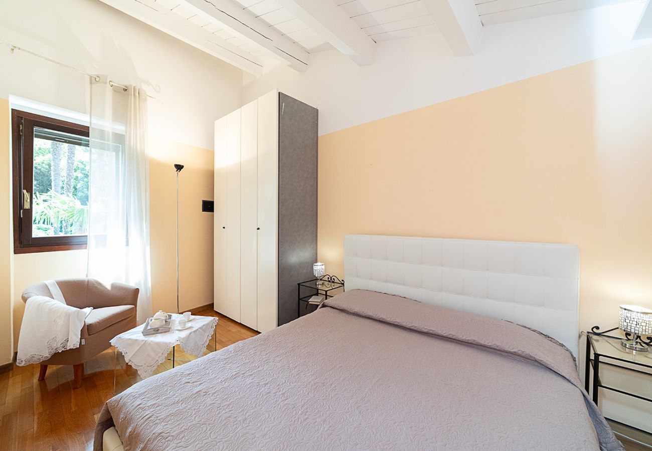 Appartement à Lazise - Regarda - Apartment Pergolana 11 on the lake with botanical garden and pool