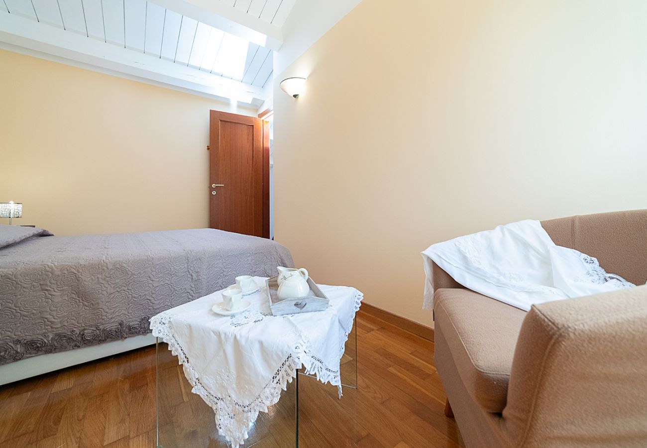 Appartement à Lazise - Regarda - Apartment Pergolana 11 on the lake with botanical garden and pool