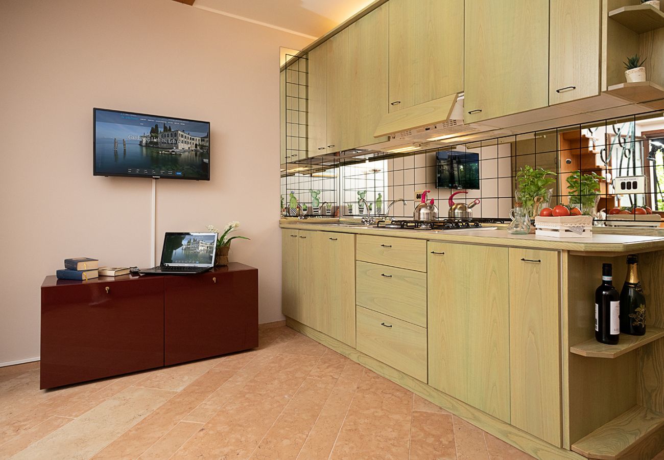 Appartement à Lazise - Regarda - Apartment Pergolana 11 on the lake with botanical garden and pool