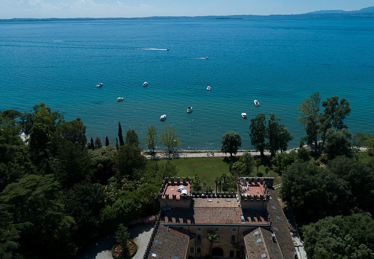 Appartement à Lazise - Regarda - Apartment Pergolana 11 on the lake with botanical garden and pool