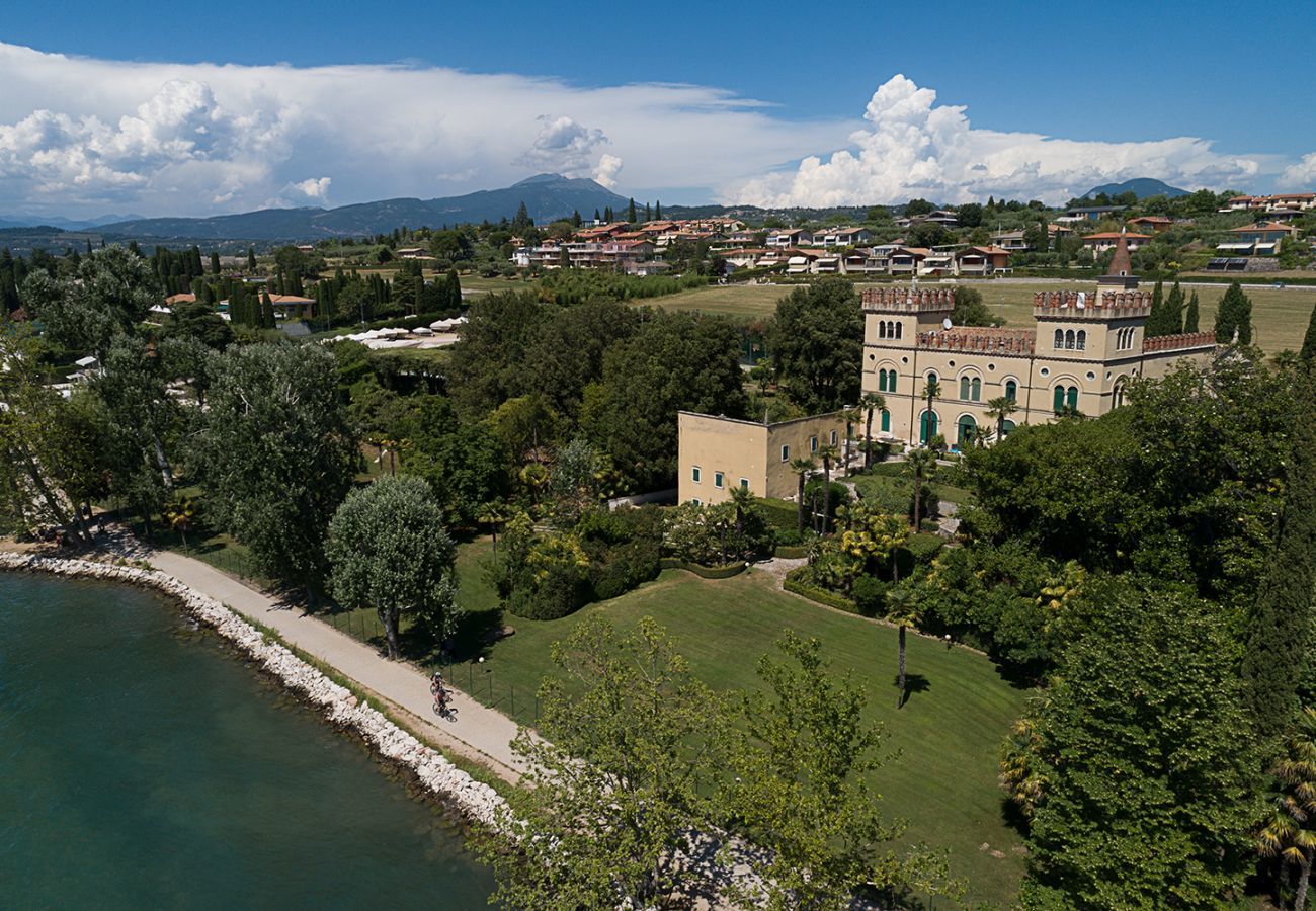 Appartement à Lazise - Regarda - Apartment Pergolana 11 on the lake with botanical garden and pool