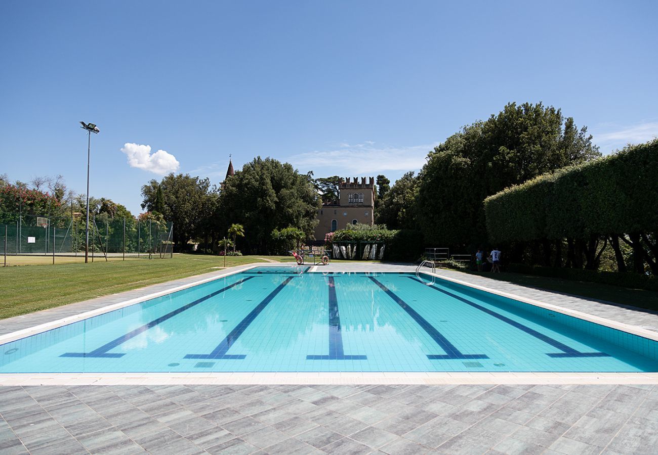 Appartement à Lazise - Regarda - Apartment Pergolana 11 on the lake with botanical garden and pool
