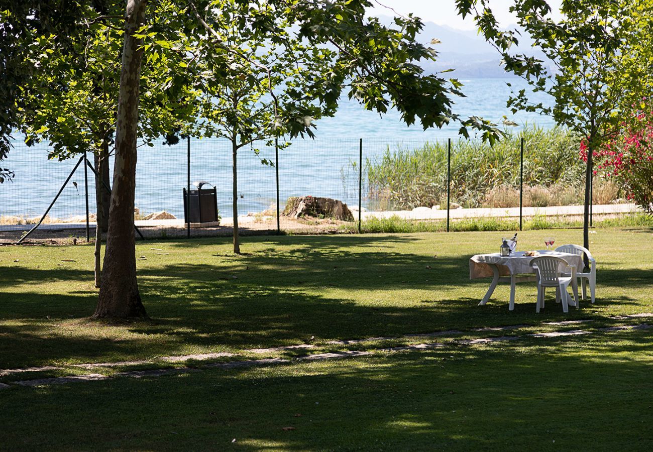 Appartement à Lazise - Regarda - Apartment Pergolana 11 on the lake with botanical garden and pool