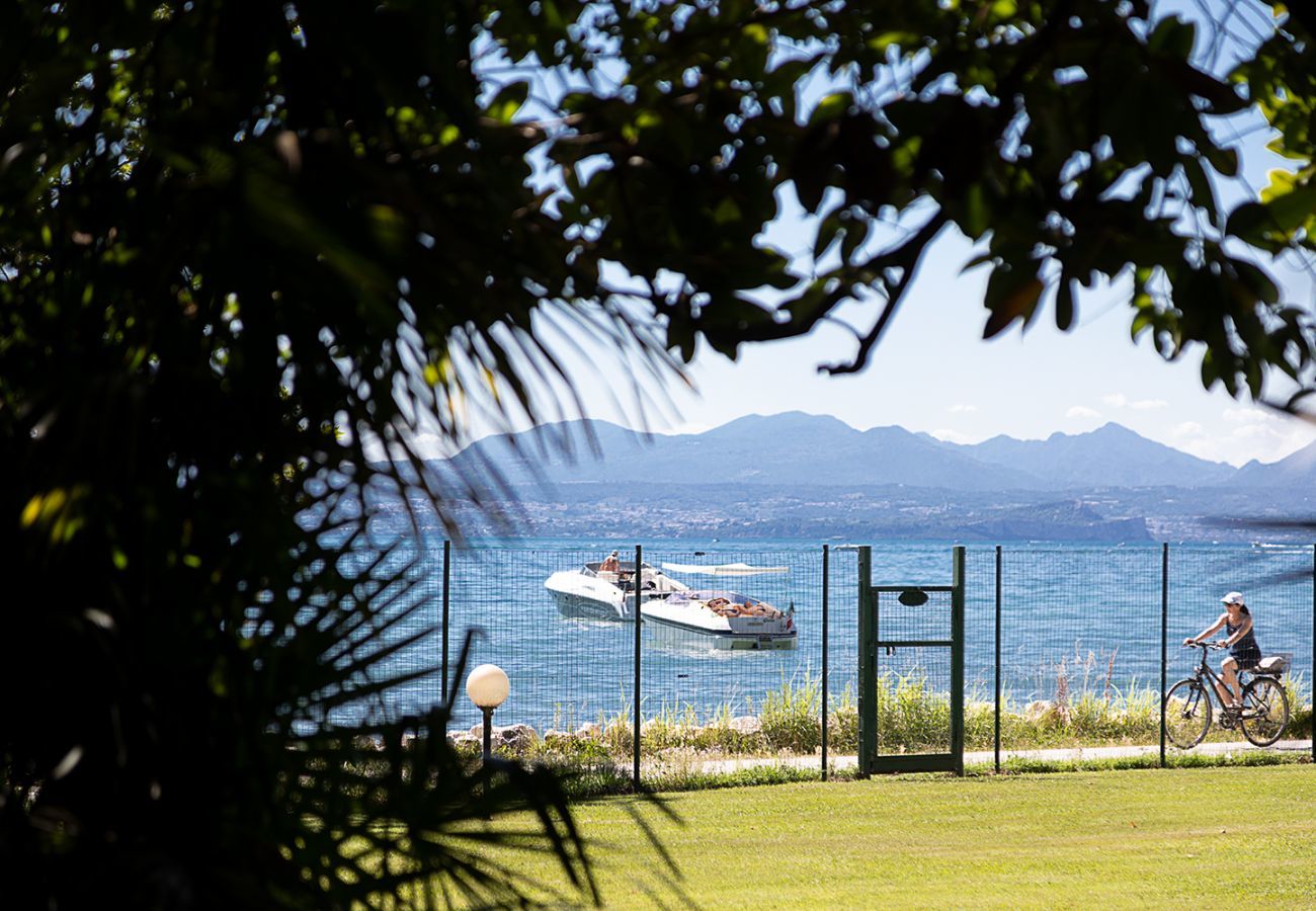 Appartement à Lazise - Regarda - Apartment Pergolana 11 on the lake with botanical garden and pool