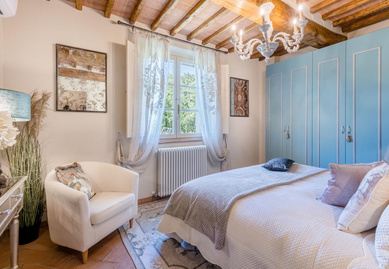 Villa à Lucques - Villa Hilary, a Convenient Luxury 4 bedrooms Villa with Sharing Pool on the Hills by Lucca