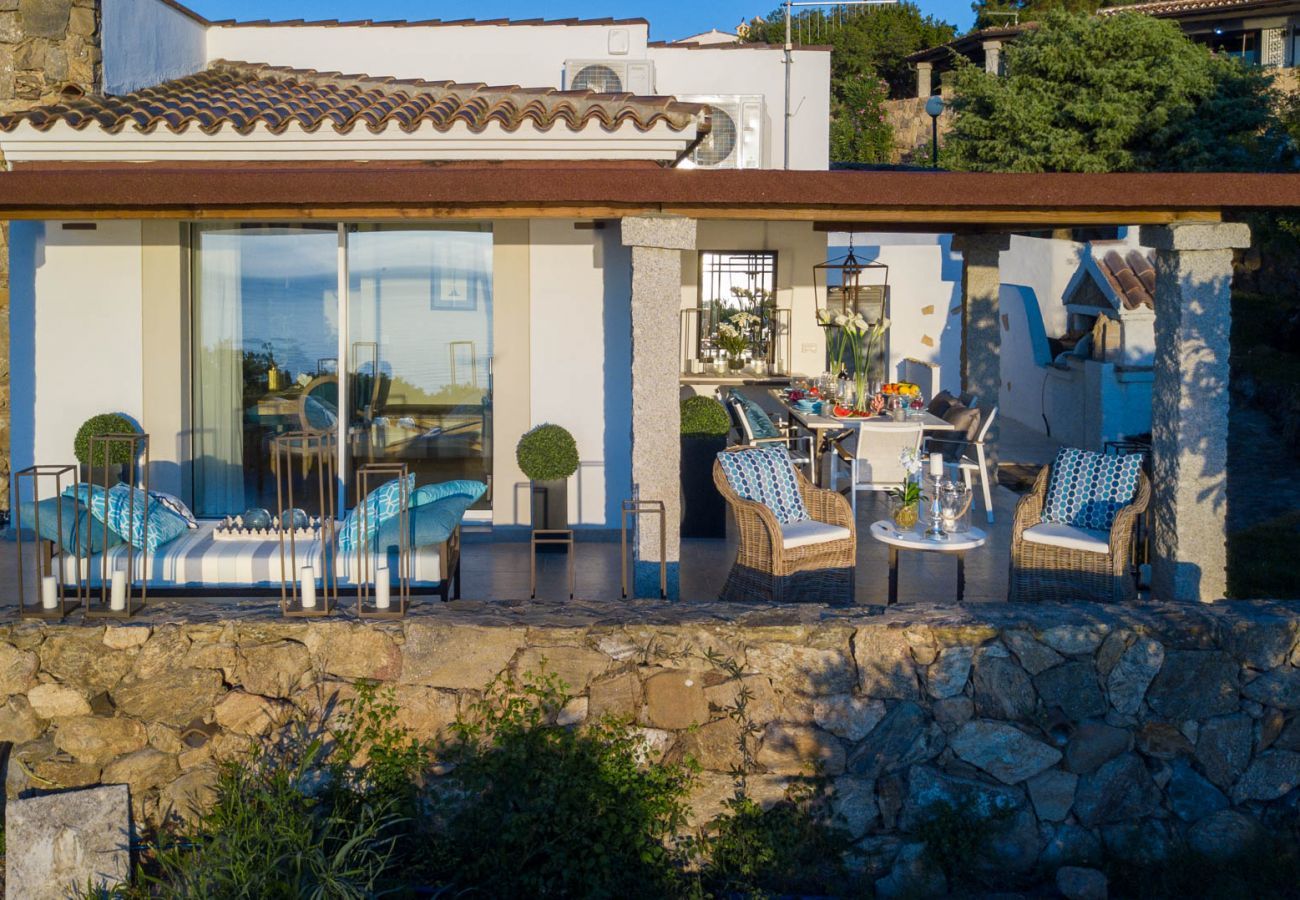 Villa à Ottiolu - VILLA LA BELLA, Luxury Seafront Villa with Panoramic Terrace in Porto Ottiolu, Sardinia
