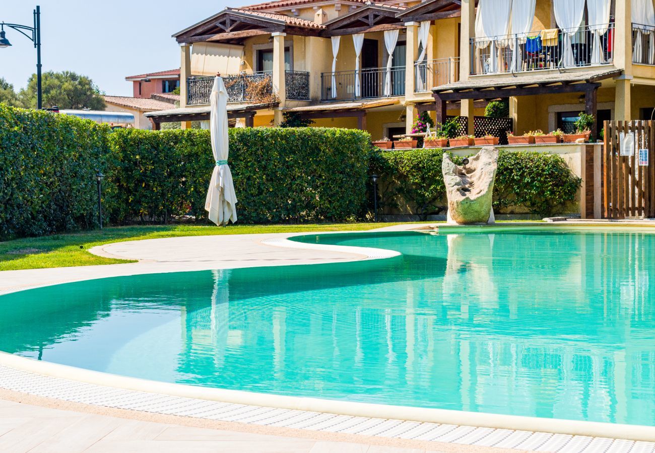 Appartement à Olbia - Myrsine Viola - appartement moderne avec piscine