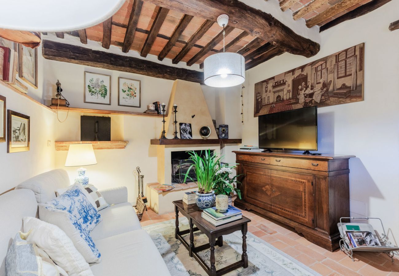 Villa à Pieve di Compito - Dimora delle Camelie, a traditional stylish stone farmhouse with garden on the hills of Compitese between Lucca and Pisa