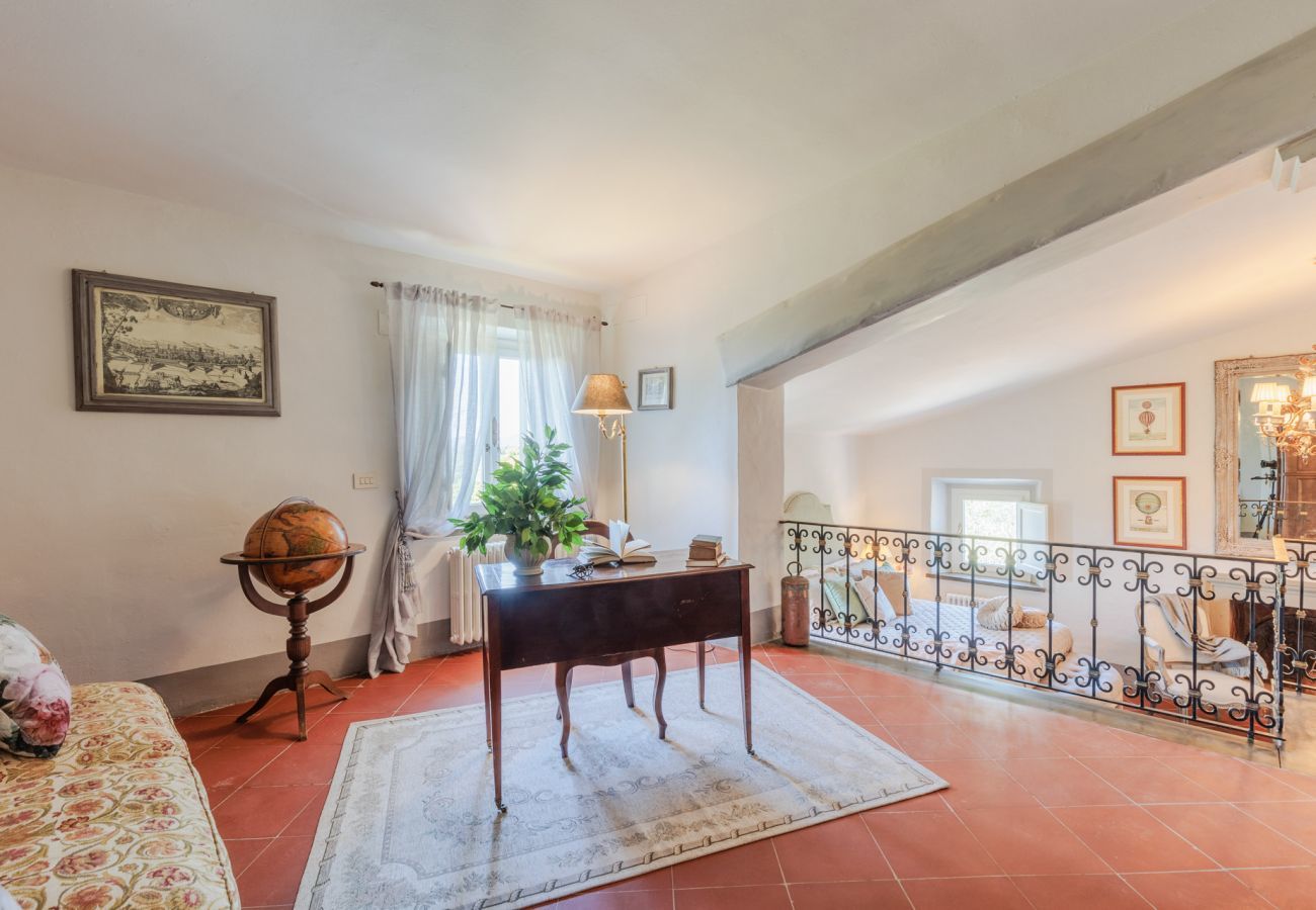 Villa à Capannori - Villa Noa, Romantic 8 bedroom Luxury Farmhouse with Private Pool on the Lucca Hills