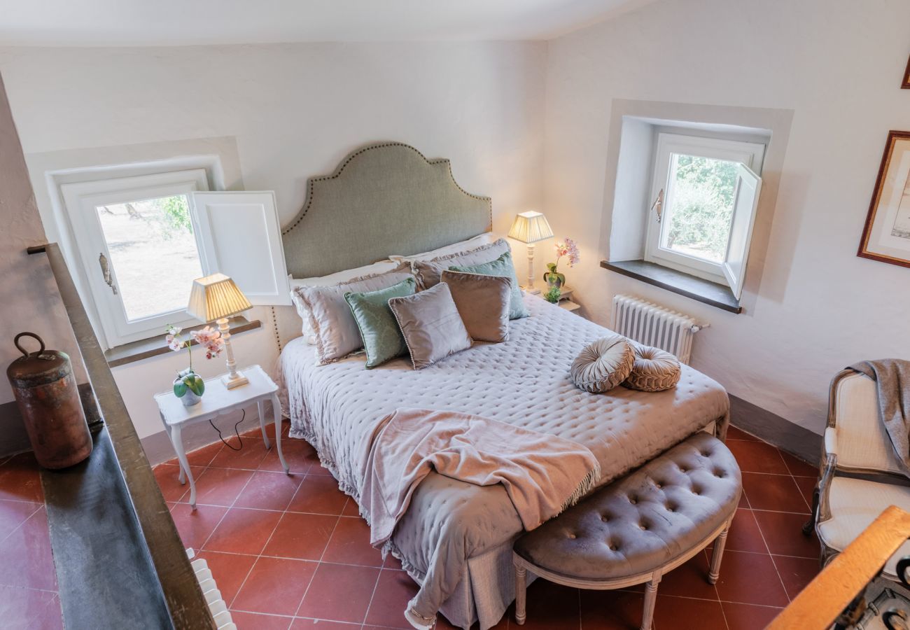 Villa à Capannori - Villa Noa, Romantic 8 bedroom Luxury Farmhouse with Private Pool on the Lucca Hills