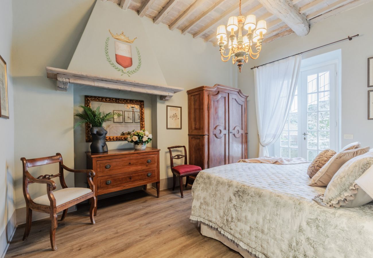 Villa à Capannori - Villa Noa, Romantic 8 bedroom Luxury Farmhouse with Private Pool on the Lucca Hills