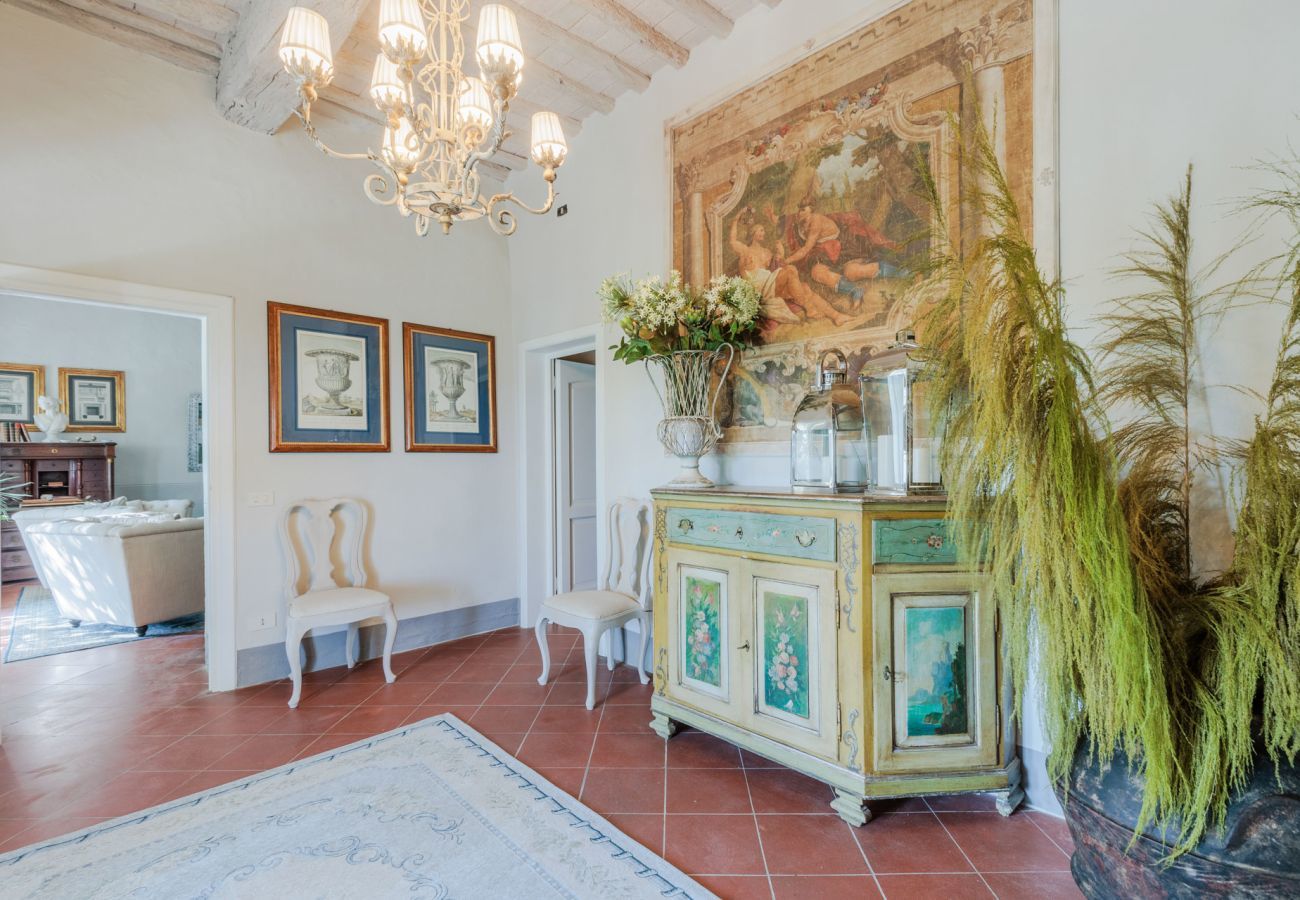 Villa à Capannori - Villa Noa, Romantic 8 bedroom Luxury Farmhouse with Private Pool on the Lucca Hills