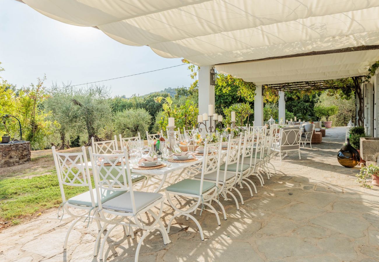 Villa à Capannori - Villa Noa, Romantic 8 bedroom Luxury Farmhouse with Private Pool on the Lucca Hills