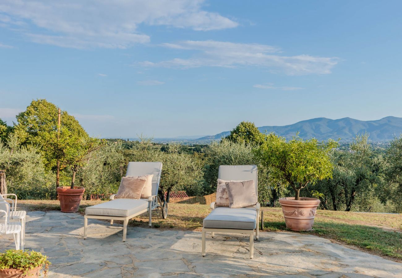 Villa à Capannori - Villa Noa, Romantic 8 bedroom Luxury Farmhouse with Private Pool on the Lucca Hills