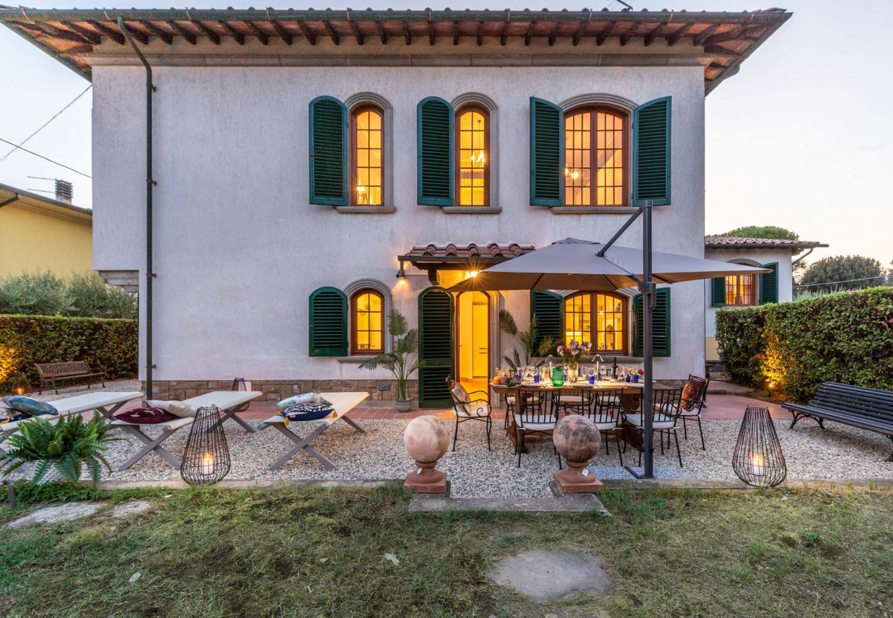 Villa à Monte San quirico - Villa Cesare, a Convenient 4 bedroom Villa with Pool close to Lucca Town