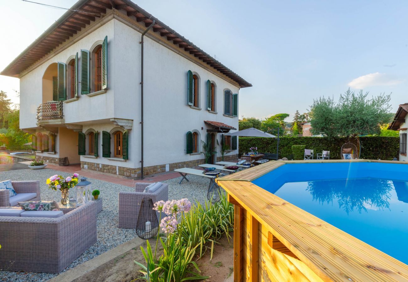 Villa à Monte San quirico - Villa Cesare, a Convenient 4 bedroom Villa with Pool close to Lucca Town