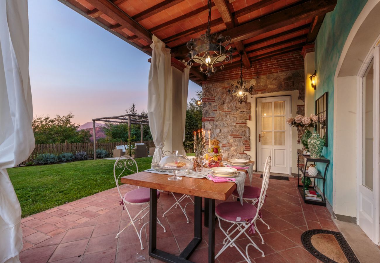 Villa à Chiatri - Rondini, Farmhouse with pool