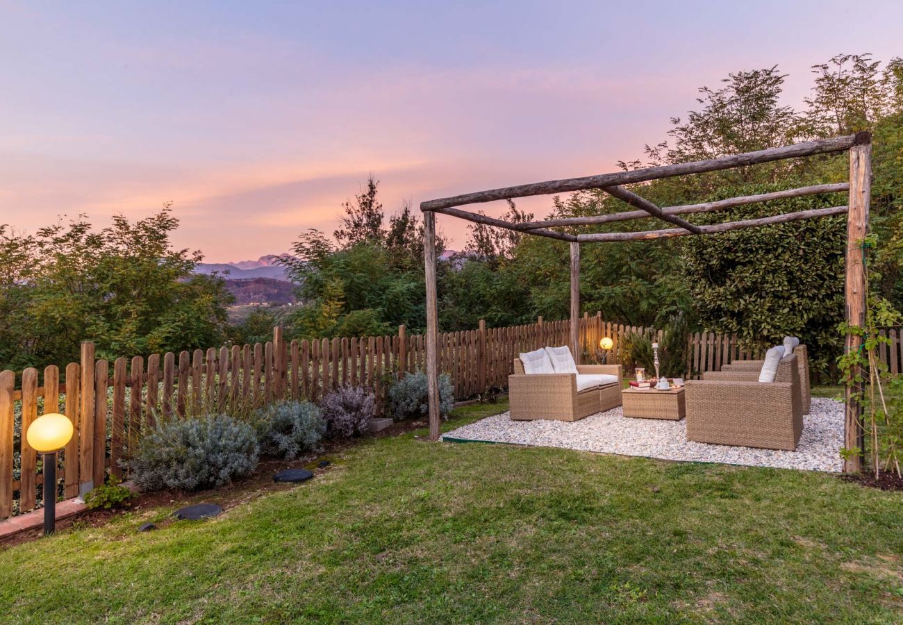 Villa à Chiatri - Rondini, Farmhouse with pool