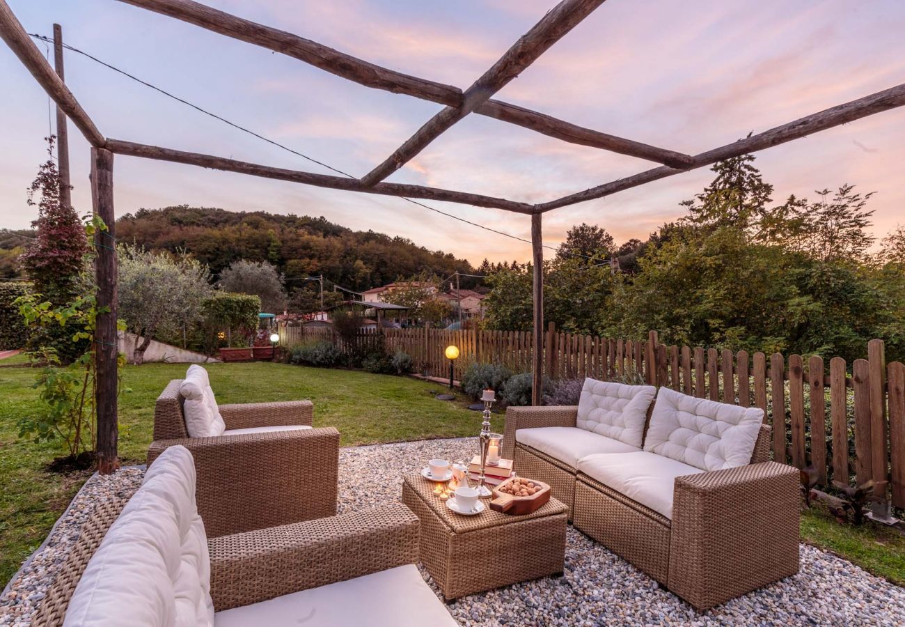 Villa à Chiatri - Rondini, Farmhouse with pool