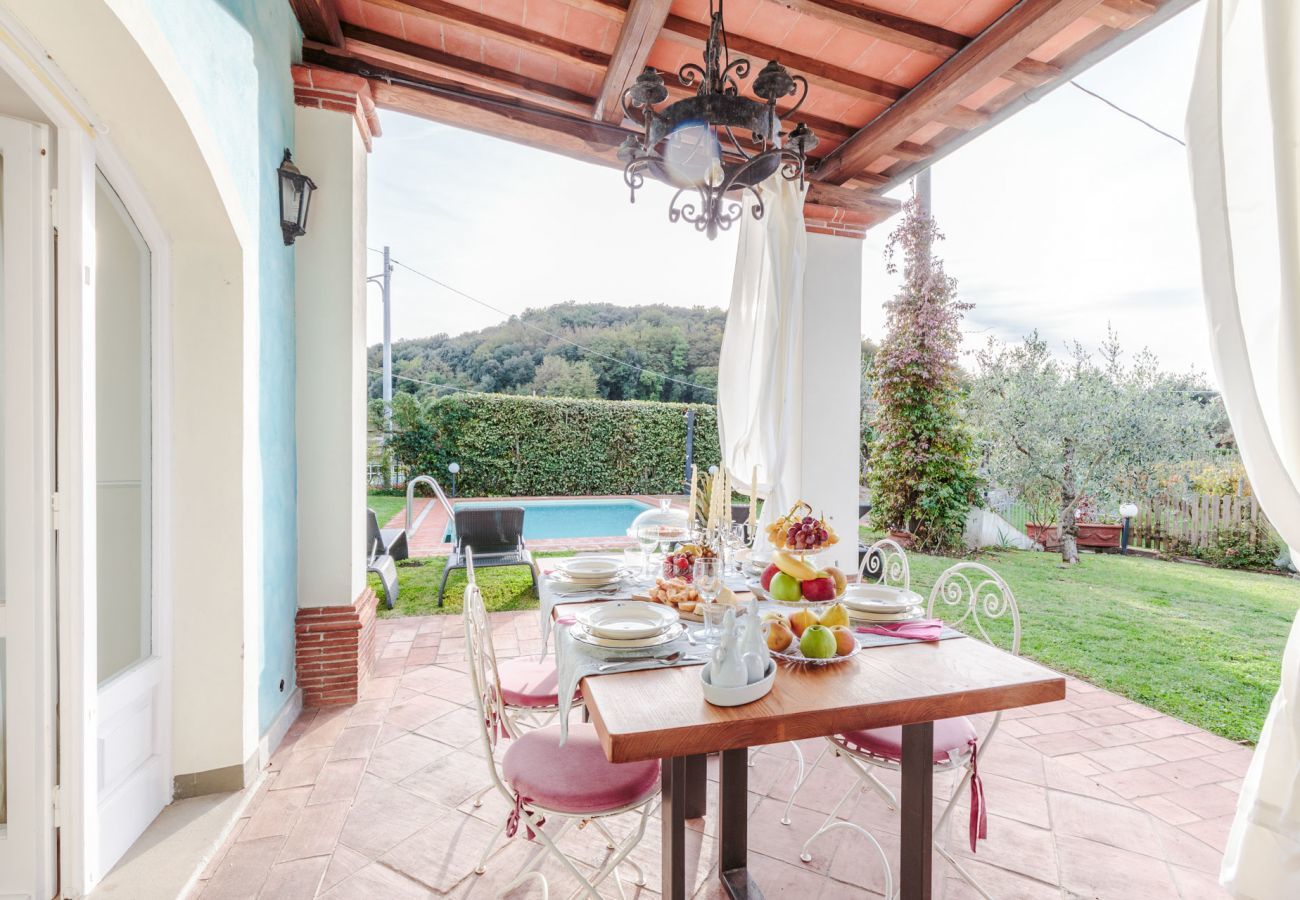 Villa à Chiatri - Rondini, Farmhouse with pool