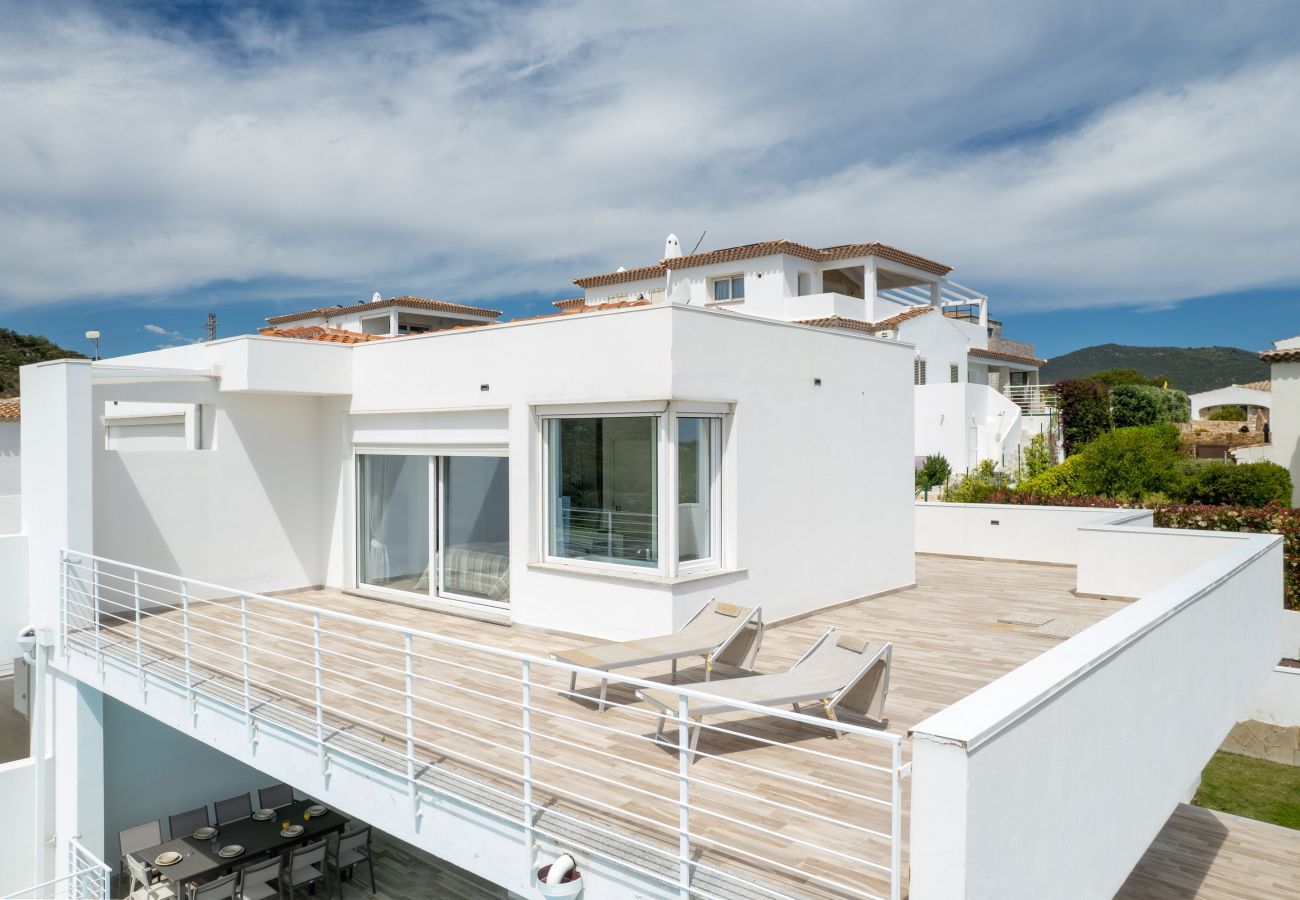 Villa à Budoni - Villa Square - maison de vacances moderne avec piscine en Sardaigne