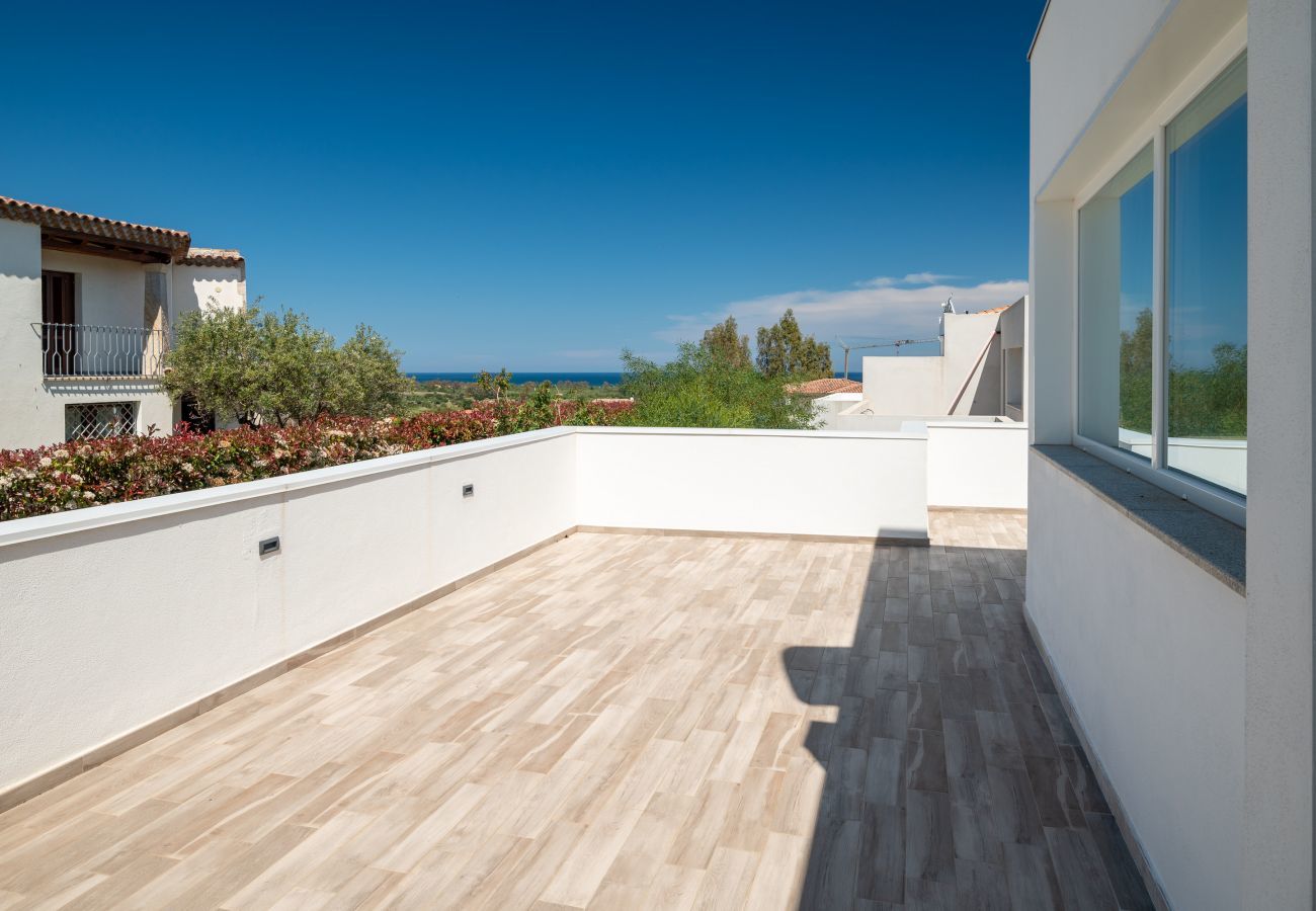 Villa à Budoni - Villa Square - maison de vacances moderne avec piscine en Sardaigne